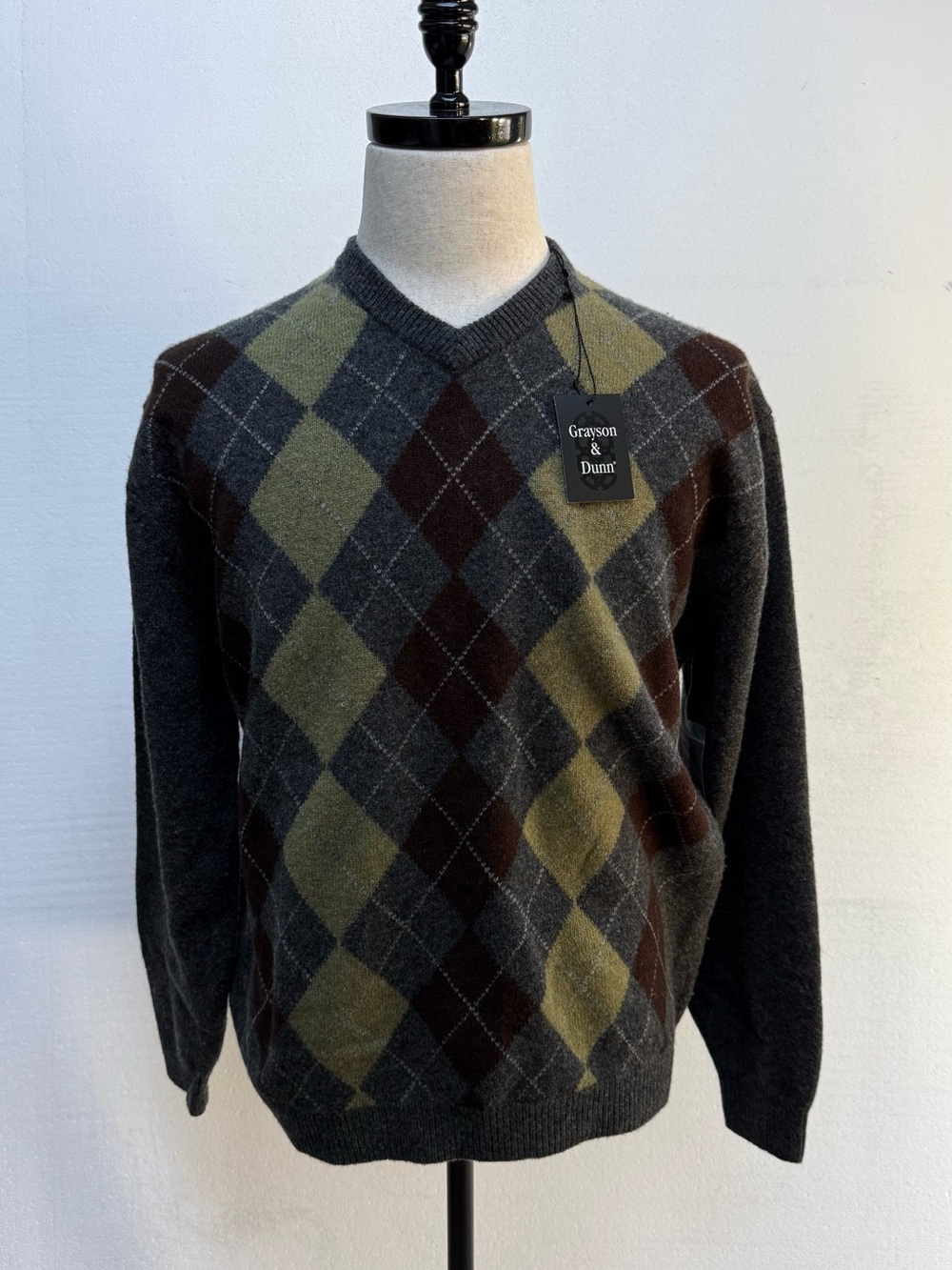 Grayson & Dunn Men's Olive and Charcoal Argyle V-Neck Sweater